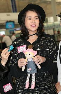 胡杏儿怀孕照片,幸福满满展现孕妈风采