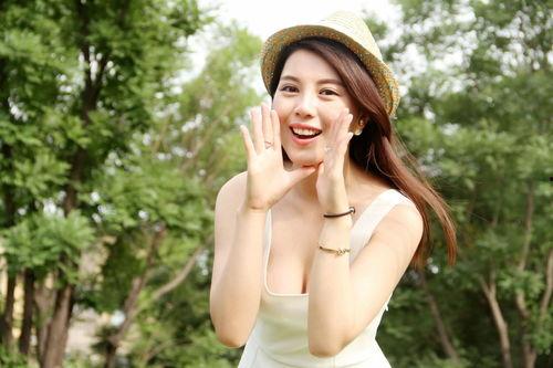 李靓雨 照片,镜头下的魅力瞬间