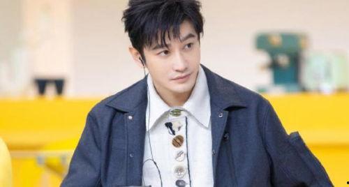 网红和黄晓明合影,星光熠熠瞬间成焦点